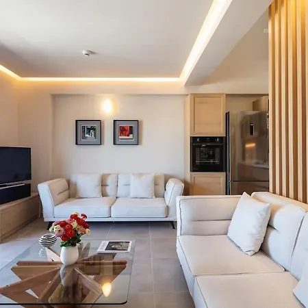 West Port Apartment *